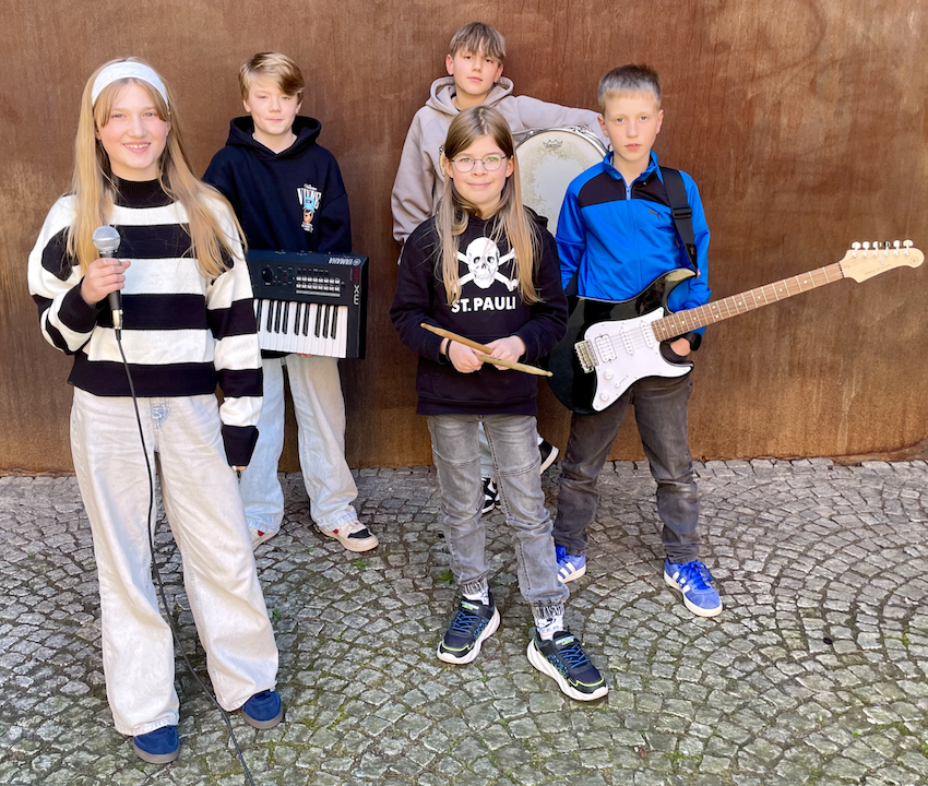 POW! Kidsband 2025 -web-
